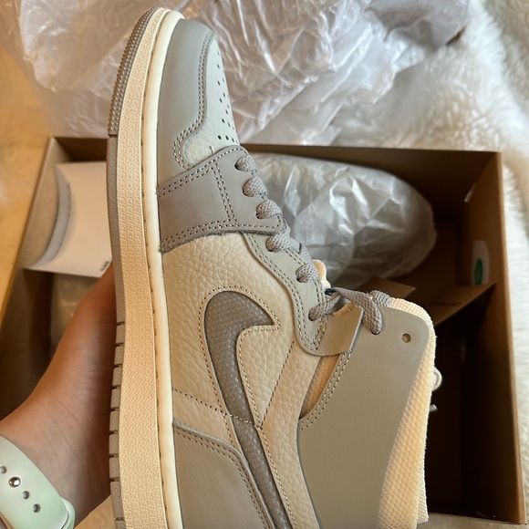 Air Jordan 1 - Picture 5 of 7
